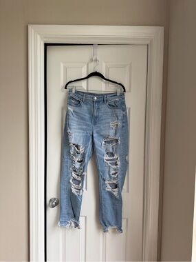American Eagle Outfitters Light Blue High-Rise Distressed Jeans